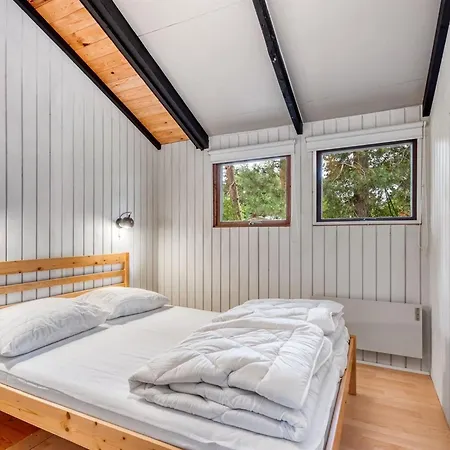 Semesterbostad Thorunn - 250m From The Sea By Interhome *